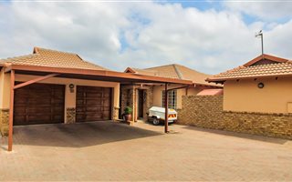 2 Bedroom Townhouse in Sinoville