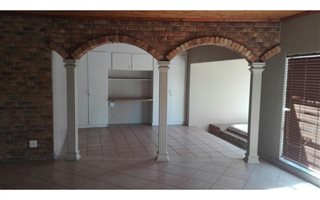 4 Bedroom House in Edleen