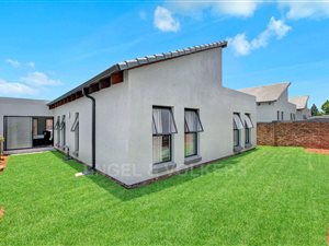 3 Bed Simplex in Summerset