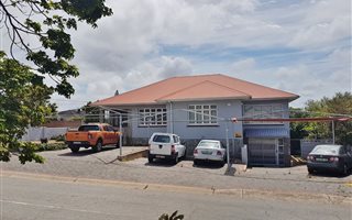 4 Bedroom House in Newton Park