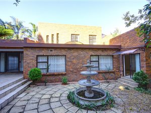 4 Bed House in Helderkruin