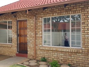2 Bed Townhouse in Parktown Estate