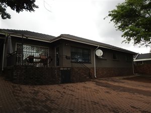 300 m² Office Space in Zwartkop