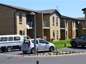 2 Bed Townhouse in Gordons Bay Central