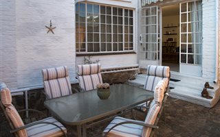 1 Bedroom Garden Cottage in Orchards