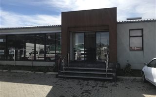 756 m² Commercial space in Beacon Bay