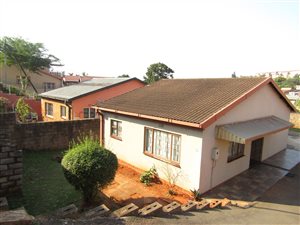 4 Bed House in Lotus Park