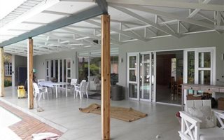 5 Bedroom House in Hilton