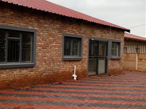 2 Bed Flat in Wolmer