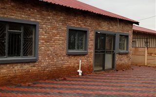2 Bedroom Flat in Wolmer