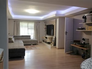 4 Bed House in Lakefield