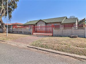 3 Bed House in Grobler Park