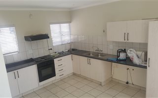 2 Bedroom Apartment in Magalieskruin