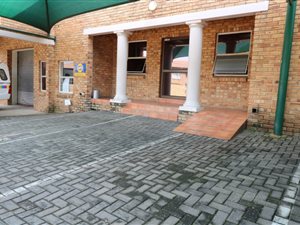 721 m² Office Space in Ferndale