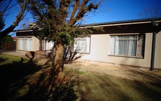 3 Bedroom House in Fichardtpark
