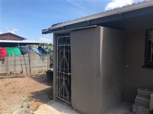 1 Bedroom Apartment in Chatsworth Central