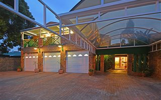 5 Bedroom House in Blue Gill