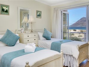 3 Bed Apartment in Glencairn Heights