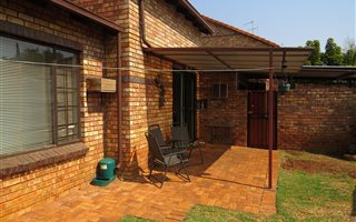 2 Bedroom Townhouse in Hennopspark