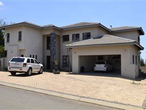 4 Bed House in Leeuwenhof Estate