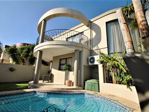 5 Bed House in Bassonia