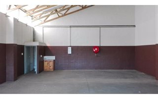 110 m² Industrial space in Empangeni