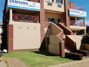 1000 m² Office Space in Allens Nek