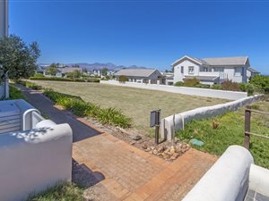 492 m² Land available in Schonenberg Estate