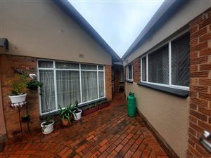 3 Bed House in Dal Fouche