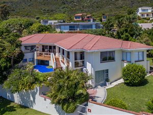 4 Bedroom House in Mountainside