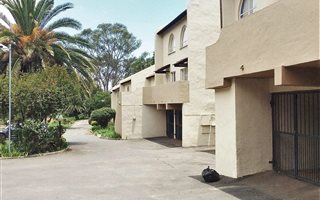 2 Bedroom Townhouse in Rembrandt Ridge