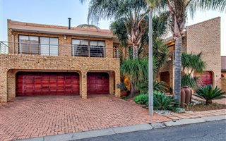 5 Bedroom House in Blue Gill
