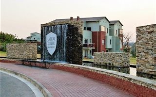 1 Bedroom Apartment in Jackal Creek Golf Estate