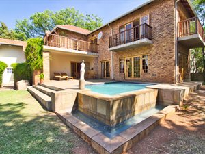 4 Bed House in Thornhill Estate