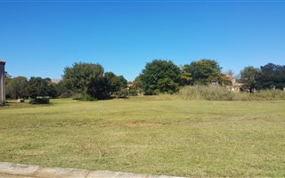 750 m² Land available in Westlake Estate