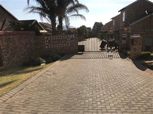 3 Bed Townhouse in Allens Nek