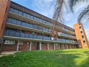 3 Bed Apartment in Laudium