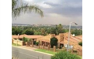3 Bedroom Penthouse in Weltevreden Park