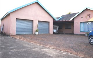 3 Bedroom House in Crystal Park