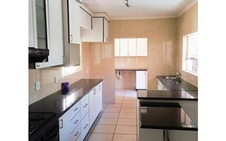 4 Bedroom House in Bryanston