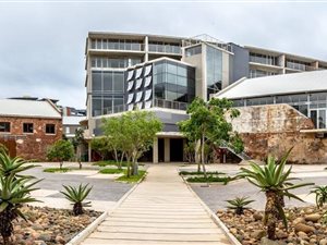 816 m² Commercial space in Point Waterfront