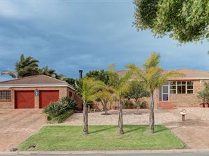 3 Bed House in The Crest