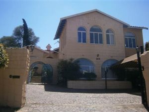 4 Bed House in Winchester Hills