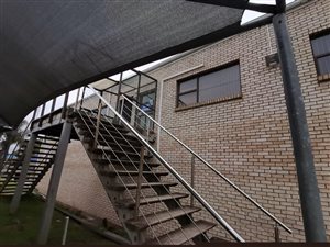 200 m² Commercial space in Beacon Bay