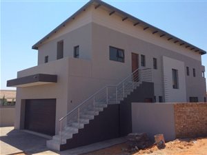4 Bed House in The Meadows