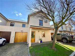 3 Bed Duplex in Graanendal
