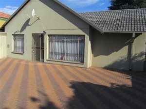 4 Bed House in Vanderbijlpark CE5