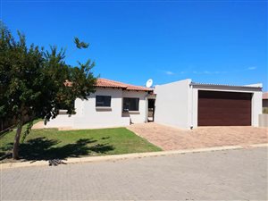 3 Bed House in Aqua Vista