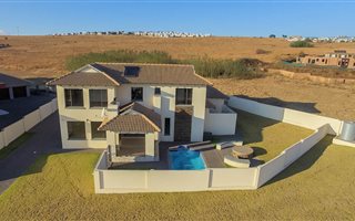 3 Bedroom House in Bankenveld