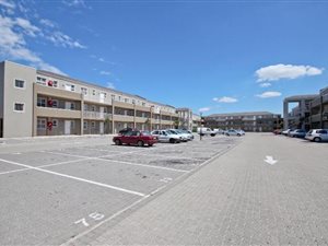 2 Bed Apartment in Bellair